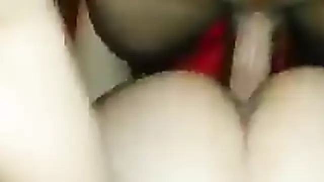 Özbek güzeli köpek pozisyonunda sikişiyor.